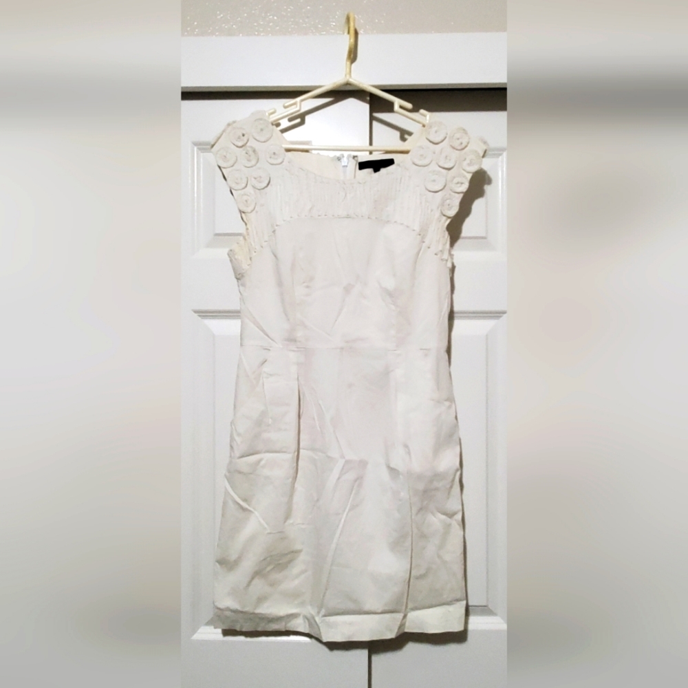 BCBG MaxAzria White Dress W/ flowers Sz. 10